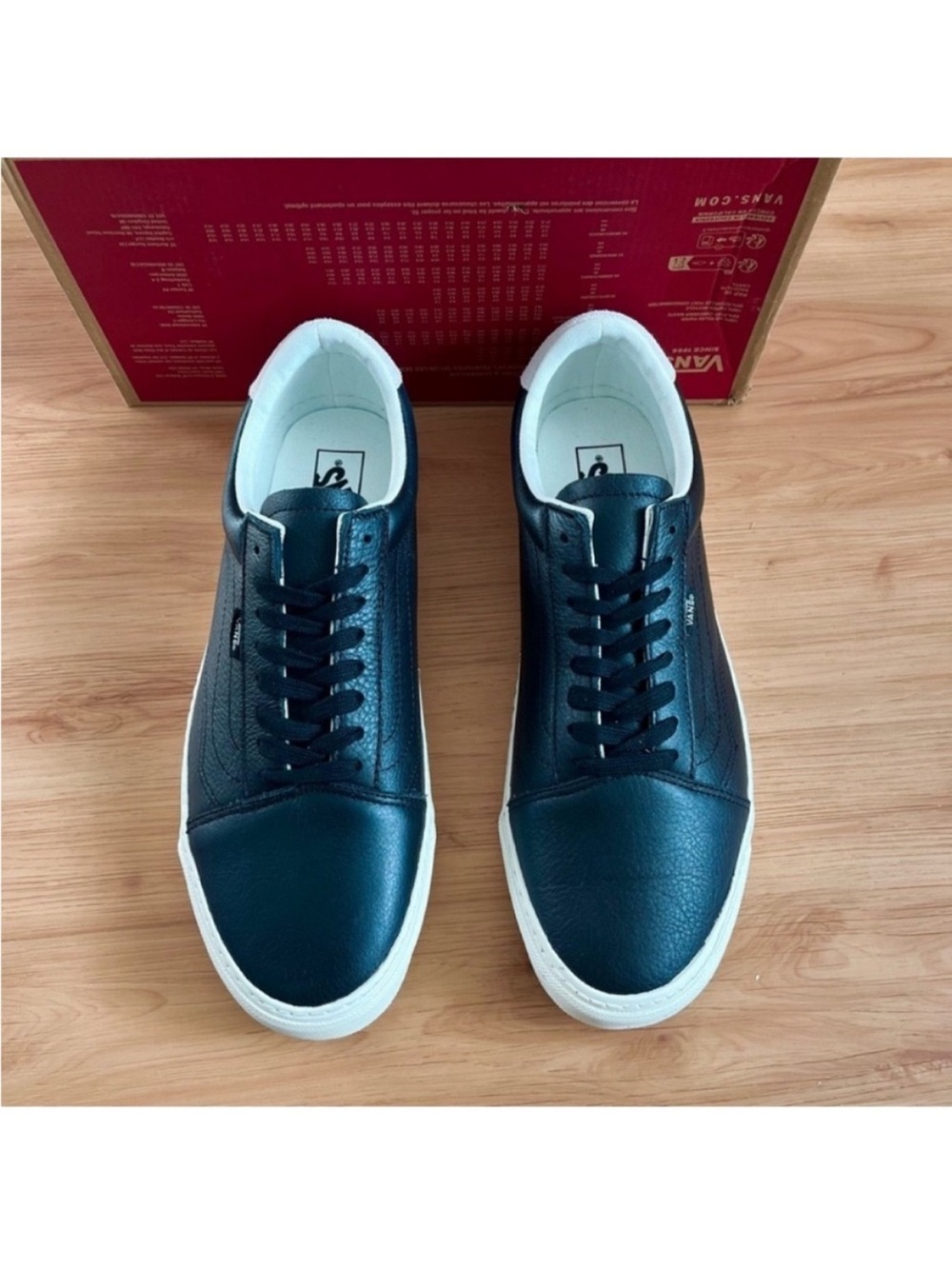 Vans Old Skool Lux Shoes
Black Leather Mens 12.0 US - Picture 4 of 13